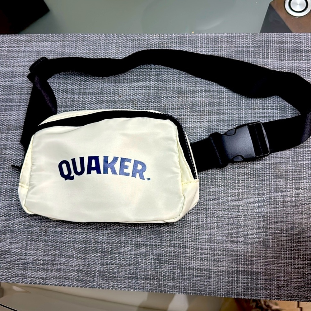 Perfect to put a Cellphone or Wallet